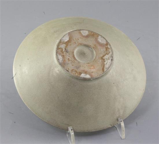 A Chinese Yue ware celadon bowl, Tang dynasty (618-907AD), diameter 15.5cm